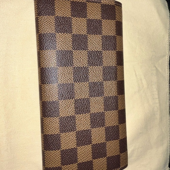 Authentic Louis Vuitton Emelie Wallet ❌SOLD❌ - Picture 8 of 9